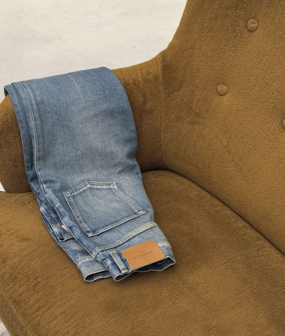 The Denim You'll Keep Reaching For: Why AGOLDE Belongs in Every Modern Wardrobe