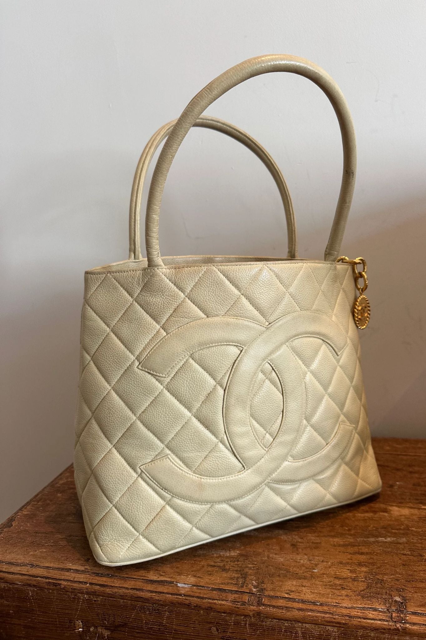 Chanel medaillon