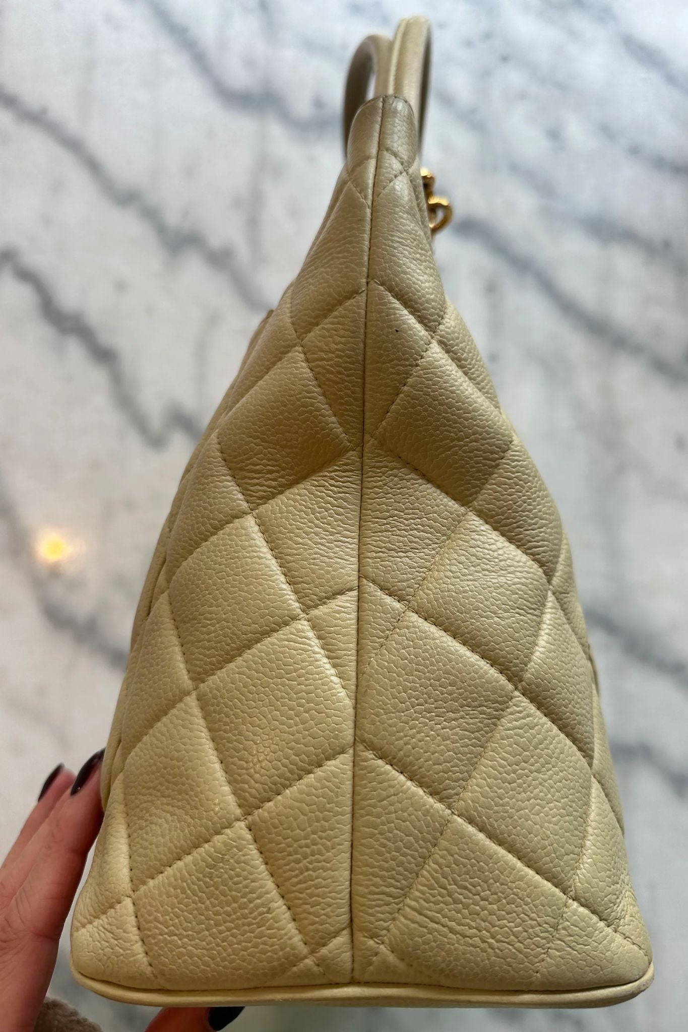 Chanel medaillon