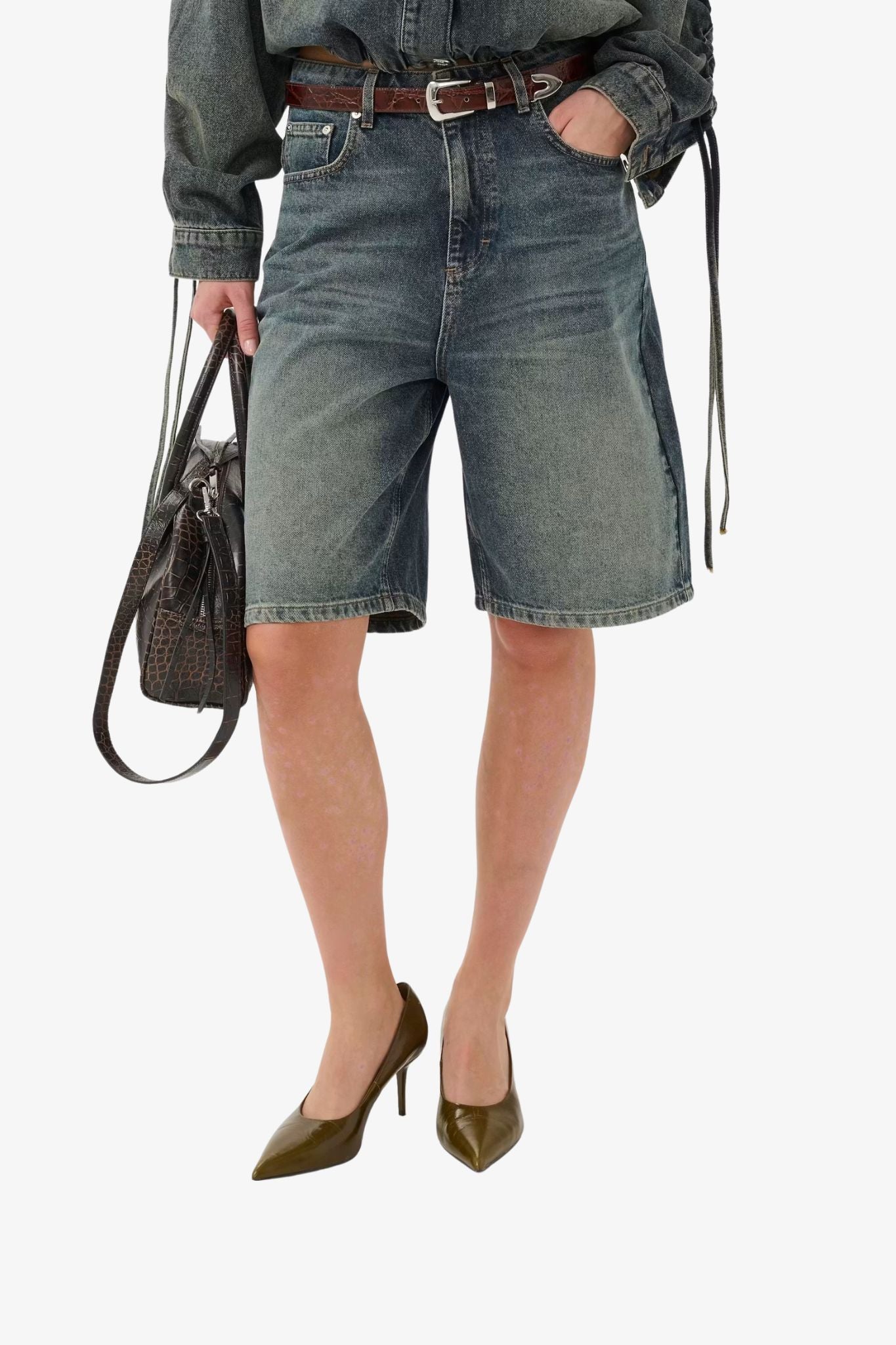GZsusaraHWshortsGestuz.jpg