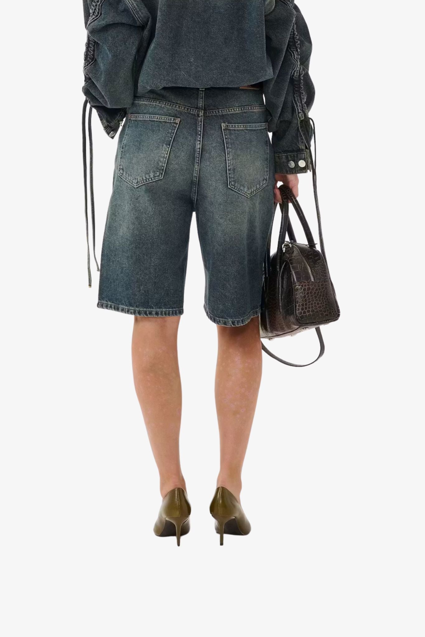 GZsusaraHWshortsGestuz2.jpg