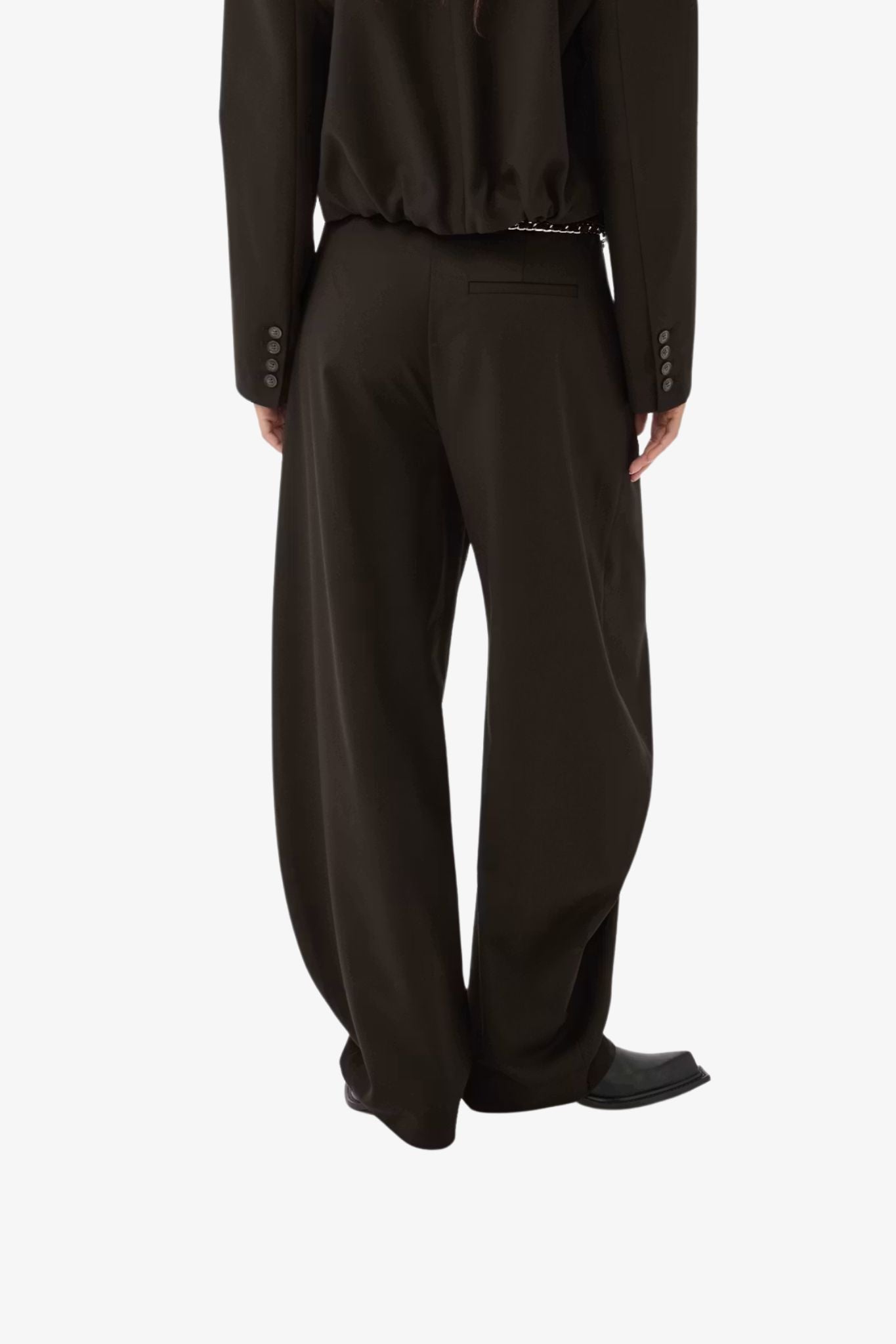 Gestuz_GZcalliaMWbarrelpants2_4c9059dc-8fc7-4674-a0d1-ae818f76ab1c.jpg