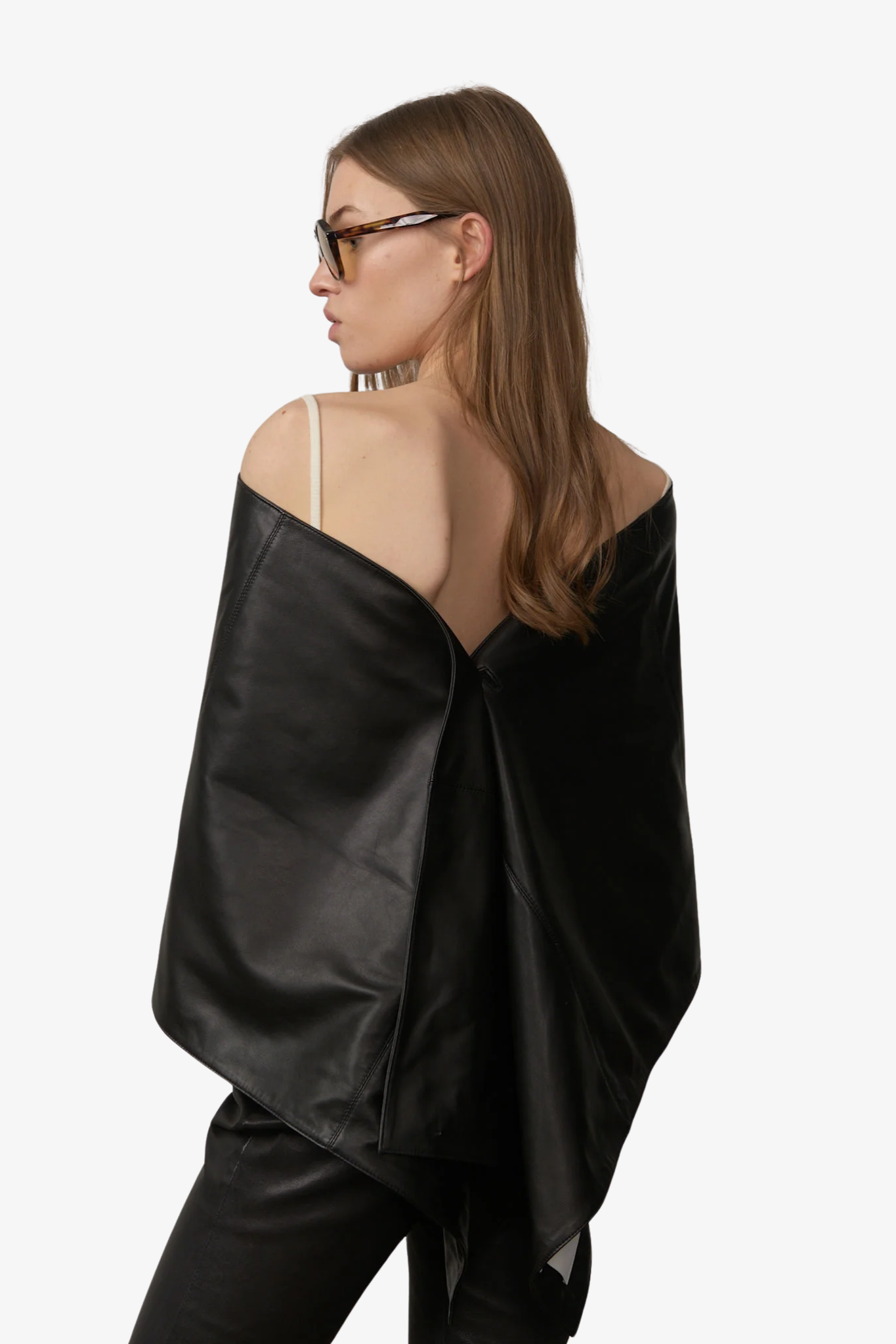 Herskind_Big_leather_scarf2.png