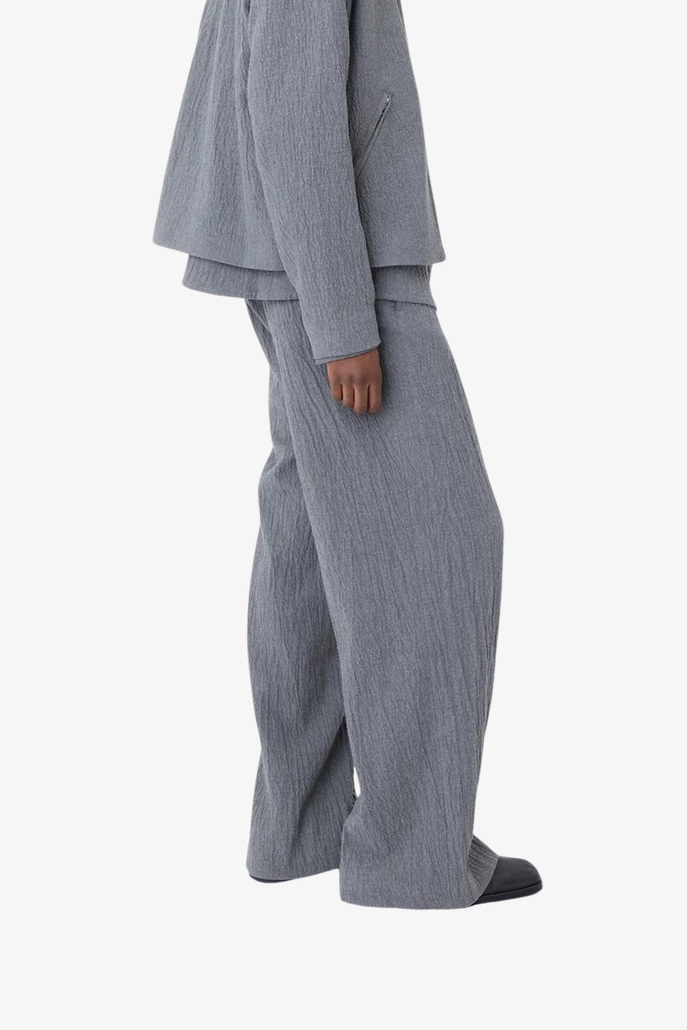 WonHundred_Erontrousers2.jpg